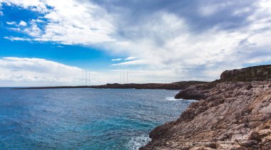 Kıbrıs'ta güzel deniz kıyısında. Bir görünüm bir deniz kıyı içinde Kavo Greko nenar Aiya, Kıbrıs