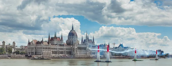 BUDAPEST, HONGRIE, 24 JUIN 2018 - Red Bull Air Race dans le centre de Budapest, Hongrie — Photo
