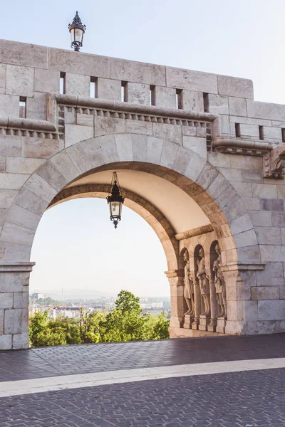 View on the Old Fisherman Bastion and Arch Gallery in Budapest — Stock Photo, Image