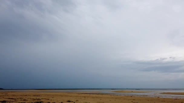 Simultaneous movement of clouds of different levels, time lapses, video loop — Stock Video