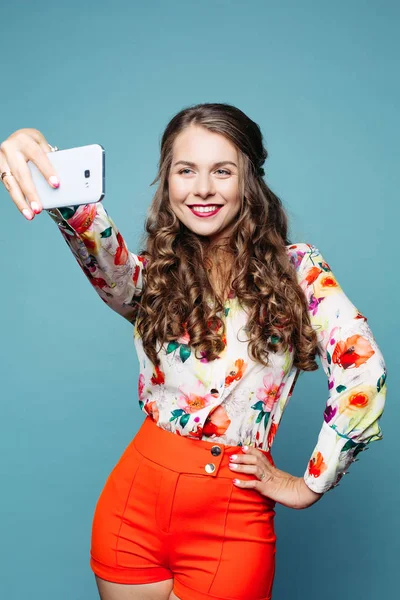 Positivity and beautiful girl tacking photo of herself. — Stock Photo, Image