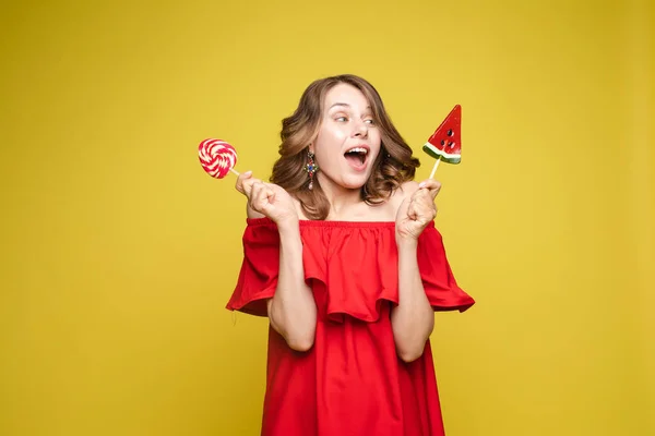 Seductive woman like sweet doll with candy. — Stock Photo, Image