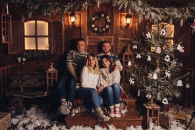 İki evli çiftler arkadaşız a mutlu yeni yıl