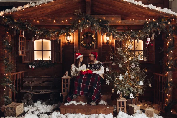 Noel Baba Noel romantizm güzel ev yeni yıl atmosfer şapka — Stok fotoğraf