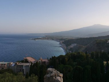 Etna Dağı ve Doğu Sicilya manzara