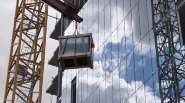 İnşaat Turna Kaldıran Cam Şutu