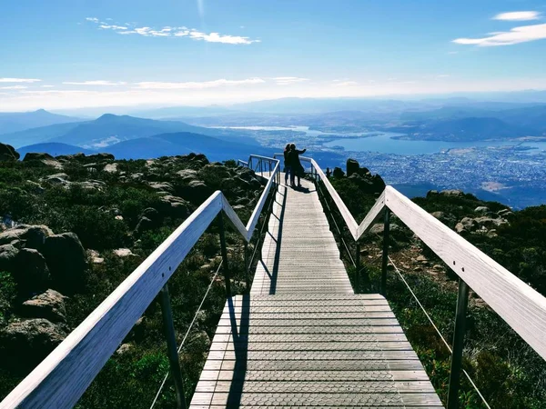 Visitantes do Wellington Park no topo do Mount Wellington — Fotografia de Stock