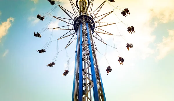 Wave Swinger In Amusement Park — Stock Photo, Image
