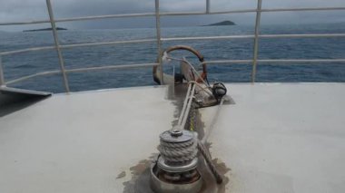 Geminin arkasındaki çapa sistemi vuruldu.