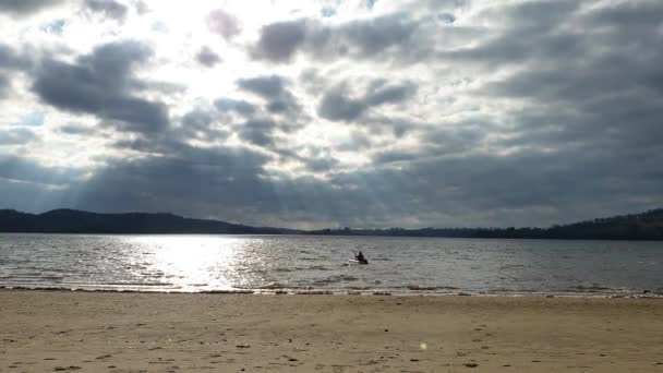 Men inside kayak in Tasmania shot shot — Stock Video