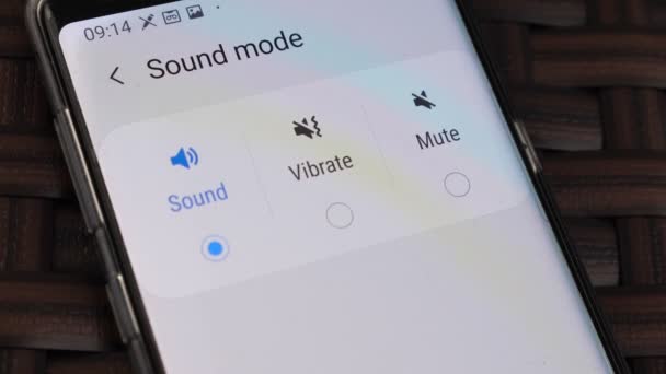 Přepnutí Telefonu Režimu Vibrací — Stock video