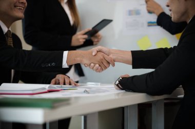 Asya İşletmeleri 'nden bir grup iş görüşmeleri başarıyla sonuçlandı..