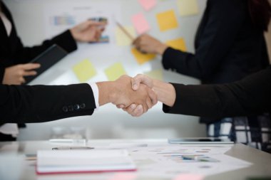 Asya İşletmeleri 'nden bir grup iş görüşmeleri başarıyla sonuçlandı..