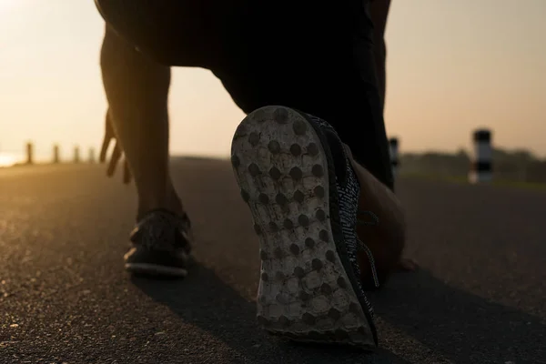 Jovem Fazendo Exercícios Pronto Para Começar Correr Conceito Saúde Desporto — Fotografia de Stock