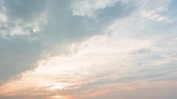 Obloha Slunce Mraky Paprskovým Světlem Během Západu Slunce Přírodní Pozadí — Stock video