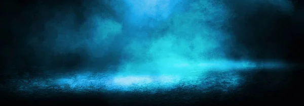 青霧の深い暗い背景 青いスポット ライト ネオンと暗い道 暗い空背景 — ストック写真