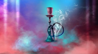 Nargile güzel oryantal arka plan üzerinde duman
