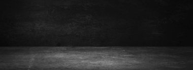 Boş siyah stüdyo oda. Koyu arka plan. Karanlık boş Stüdyo Oda doku soyut. Ürün Vitrini Spot arka plan. Karanlık Studio Galerisi