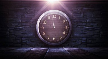 Karanlık oda, spot ışıkları, ışınlar. Metal çerçeveli eski bir saat. Eski tuğla duvar, neon ışık. Boş oda sahnesi, gece manzarası..