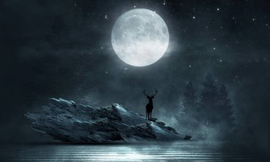Geleceğin gece manzarası. Karanlık orman, nehir, dağlar, gecenin yansıması, suyun üzerindeki ay ışığı. Karanlık soyut manzara, neon ışık.