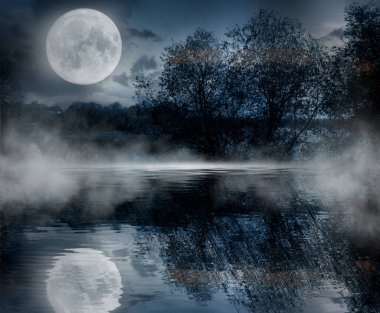 Nehirli karanlık ve soğuk bir arazi. Kış arkaplanı ay ışığı suyuna yansıyor. Dramatik sahne, duman, sis, sis, kar. 3B illüstrasyon.