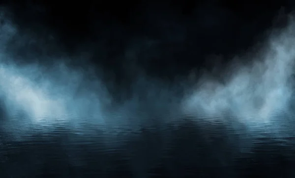 Σκοτεινός Δρόμος Υγρή Άσφαλτος Αντανακλάσεις Ακτίνων Στο Νερό Αφηρημένο Σκούρο — Φωτογραφία Αρχείου