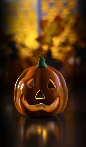 Neon Glühender Kürbiskopf Auf Abstrakt Verschwommenem Bokeh Hintergrund Festlicher Halloween — Stockfoto