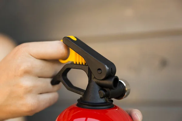 Hand Trekken Pin Van Brandblusser Veiligheidsconcept — Stockfoto