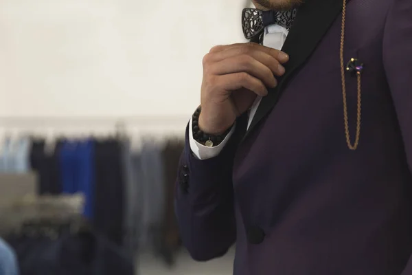 Hombres Que Usan Traje Formal Con Accesorios —  Fotos de Stock