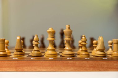 satranç figürleri ile strateji masada planlama. Strateji, liderlik ve ekip çalışması kavramı.
