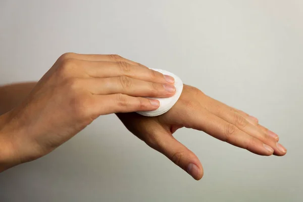Πλύσιμο Των Χεριών Βαμβάκι Γυναικών — Φωτογραφία Αρχείου