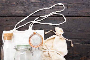 Pamuk çanta ve cam ücretsiz plastik alışveriş gar. Sıfır atık kavramı