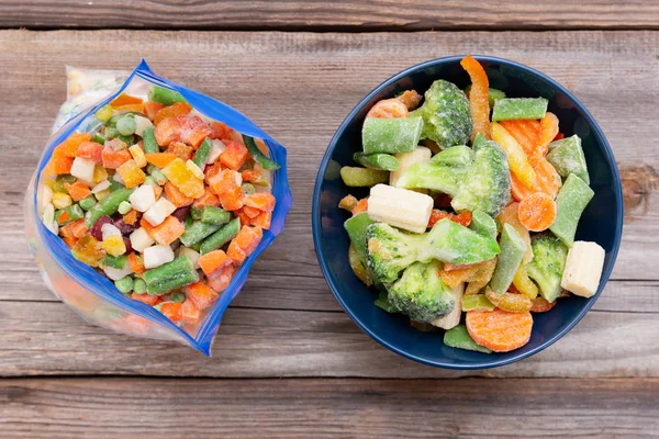 Frysta Grönsaker Plastpåse Hälsosam Mat Förvaring Koncept — Stockfoto
