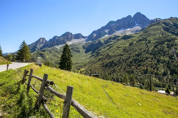 Camino Las Montañas Los Alpes Hermosas Vistas Montaña Los Alpes —  Fotos de Stock