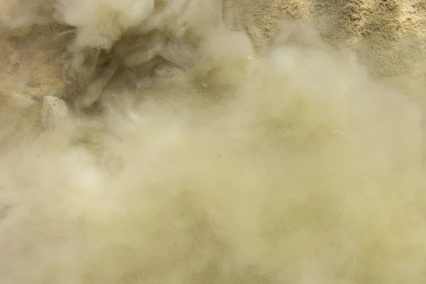 水の下で転がり砂の驚くべき外観 — ストック写真
