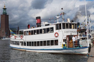 Stokholm, İsveç, 26 Ağustos, 2018: vapurlar İsveç'in 200 yıl kutlamaları. Birçok Riddarholmen bir yolculuk için Mariefred için toplanan gemiler.