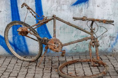 Paslı bisiklet denizden kurtarılabilir. İsveç