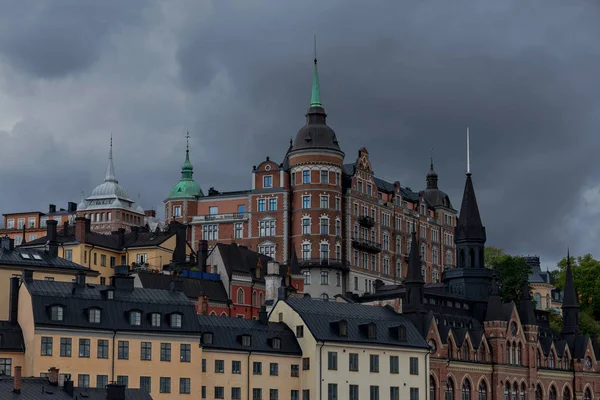 Stockholm Švédsko Srpen 2018 Domy Horní Mariaberget Temnou Oblohu Pozadí — Stock fotografie