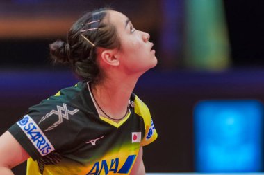 Stockholm, İsveç - 4 Kasım 2018: Kadın finalleri arada Masa Tenisi turnuvasında Soc Arena Eriksdalshallen Stockholm kazanan Mima Ito (Jpn) vs Yuling Zhu (Chi). Mima Ito kazanan
