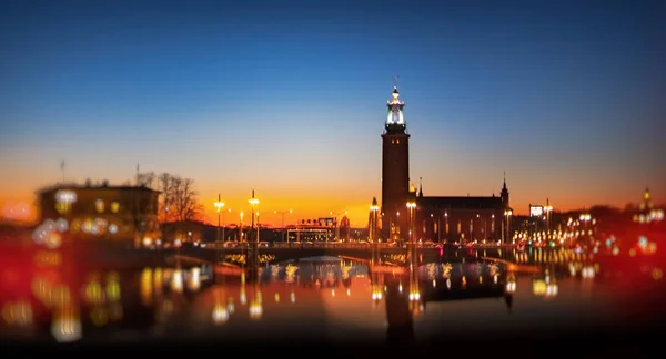 Mörka Färgglada Panoramautsikt Över Stadsbilden Stockholm Med Townhall Levande Reflektioner — Stockfoto