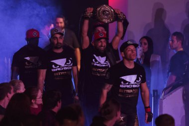 Alvsjo, İsveç - 1 Aralık 2018: Başlık bout arada David Bielkheden (Swe) vs Marcin Bandel (Pol) çift Challenge 18. Bielkeden won18. Bielkeden kazandı