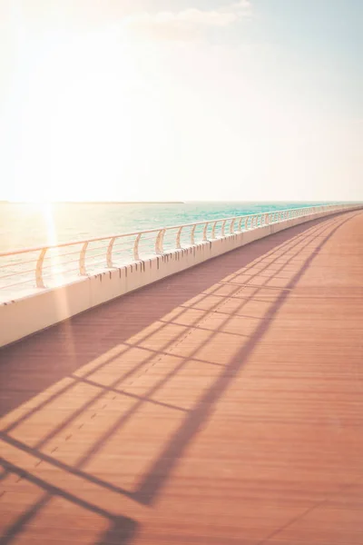 Gehweg Meer Gut Für Sport Einem Sonnigen Tag Lange Schatten — Stockfoto