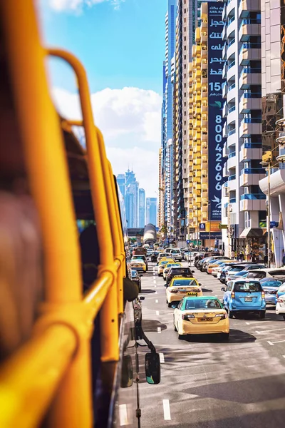 Dubaj Spojené Arabské Emiráty Jan 2019 Pohled Vyhlídkových Autobusů Procházejí — Stock fotografie