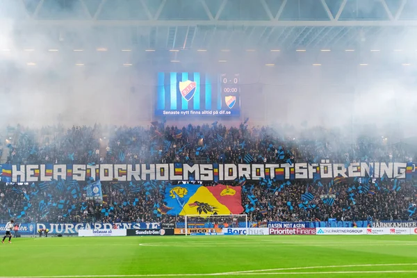 Tifo op de Swedish cup kwartfinale tussen de rivalen Djurga — Stockfoto