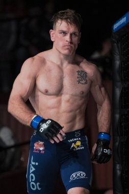 Moraad Moreno (Swe) ve Mika Kuron arasında üstün mücadele 19