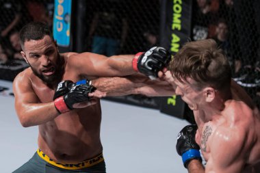 Moraad Moreno (Swe) ve Mika Kuron arasında üstün mücadele 19