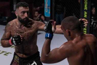 Rostem Akman (Swe) ve Mauricio Re arasında üstün mücadele 19