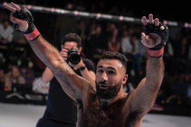 Rostem Akman (Swe) ve Mauricio Re arasında üstün mücadele 19