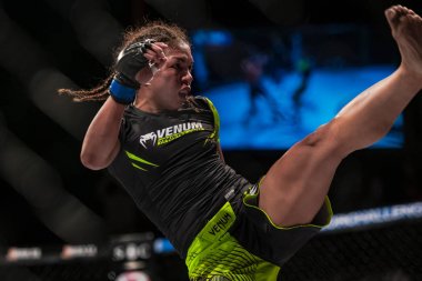 Üstün meydan okuma 19 Pannie Kianzad (Swe) ve Inoy Raza arasında