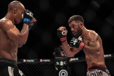Dyland Andrews (Aus) bir arasında Üstün meydan okuma 19 başlık bout